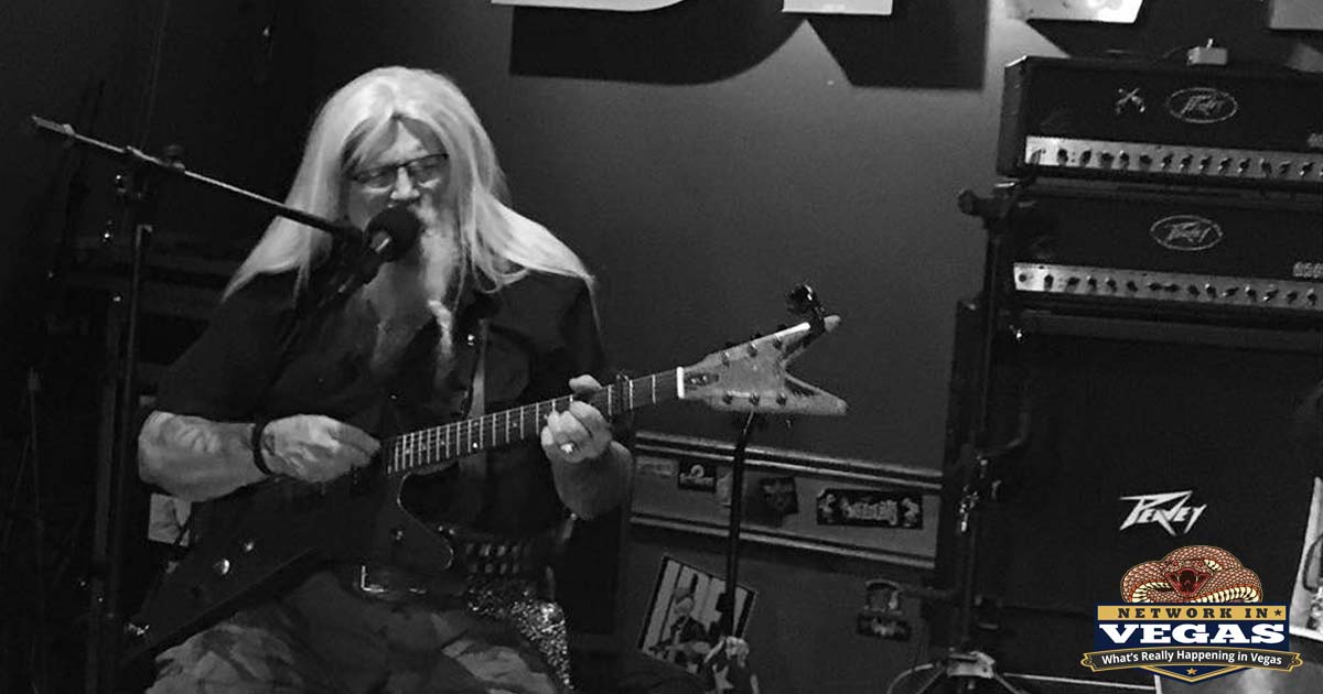 David Allan Coe performed intimate local shows at The Dive Bar 
